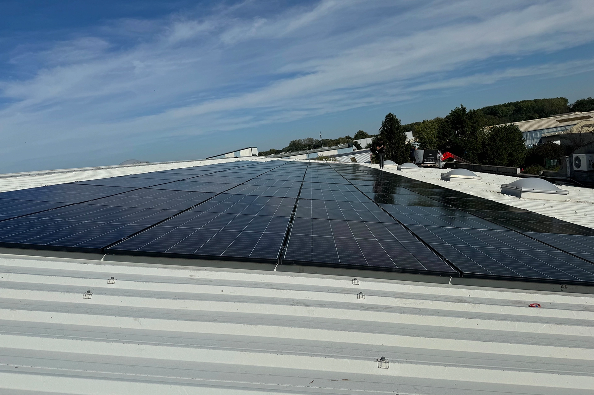 Toit avec panneau solaire rainbow energie réalisation